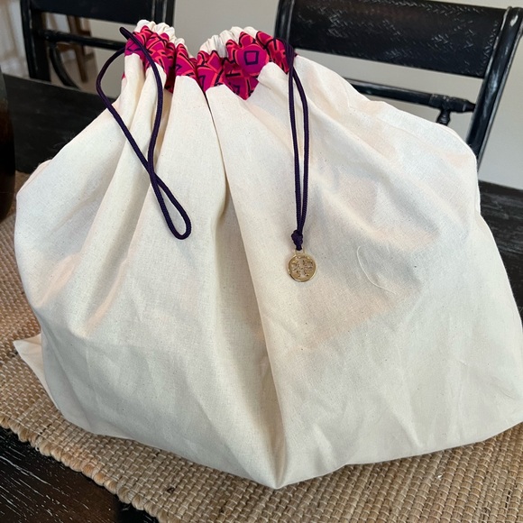 Authentic Tory Burch Thea Center Zip Tote w/ matching Tory Burch wallet. - Picture 11 of 14